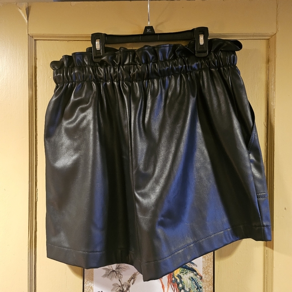 Urban Outfitters Faux Leather Shorts - Picture 5 of 6